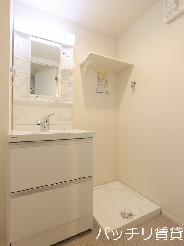 洗面設備　同シリーズの別のお部屋の画像。現況を優先します。