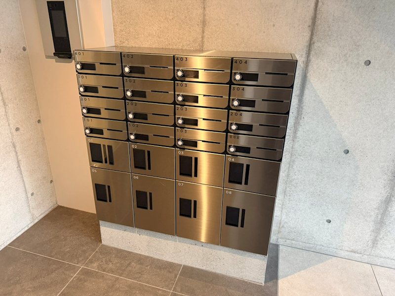 エントランス　便利な宅配BOX