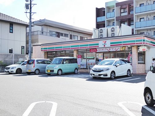 コンビニ　セブン‐イレブン 名古屋一社１丁目店（コンビニ）まで106m