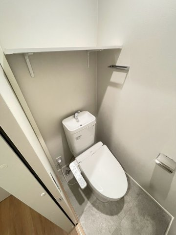 ＪＲ総武線 稲毛駅 徒歩15分 3階建 築1年のトイレ写真