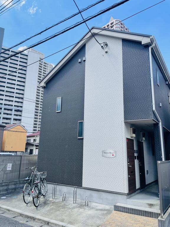 建物外観　20218年築のお洒落な外観です。