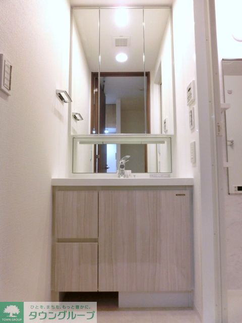 洗面設備　※写真は同タイプ住戸です。