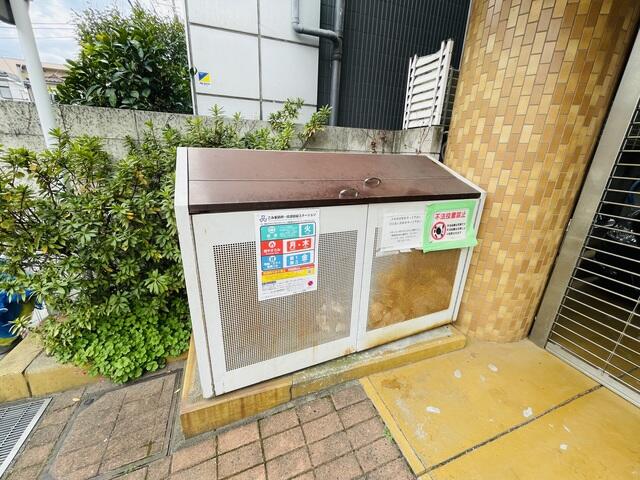 その他設備　ダストボックスあり