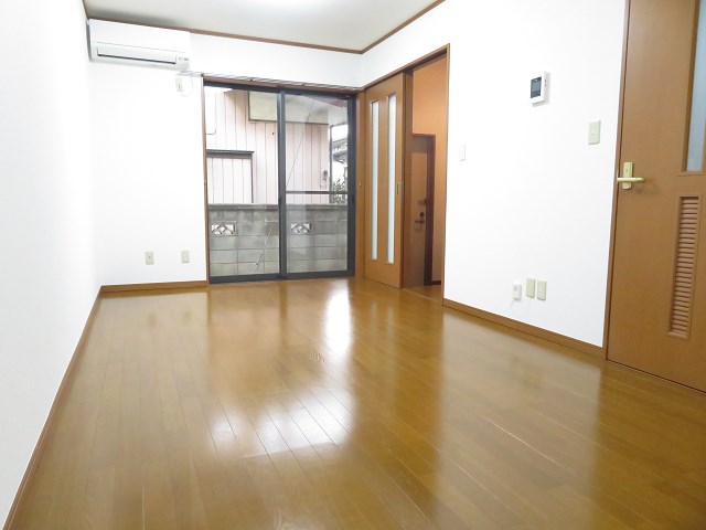 居室・リビング　別部屋参照。お問い合わせは【048-776-5175】レーベ