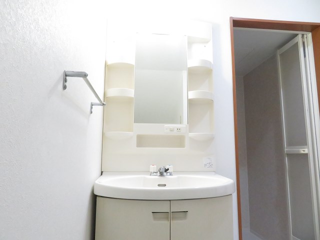 洗面設備　別部屋参照。お問い合わせは【048-776-5175】レーベ