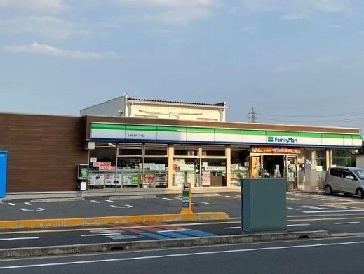 コンビニ　ファミリーマート 上尾富士見二丁目店（コンビニ）まで572m