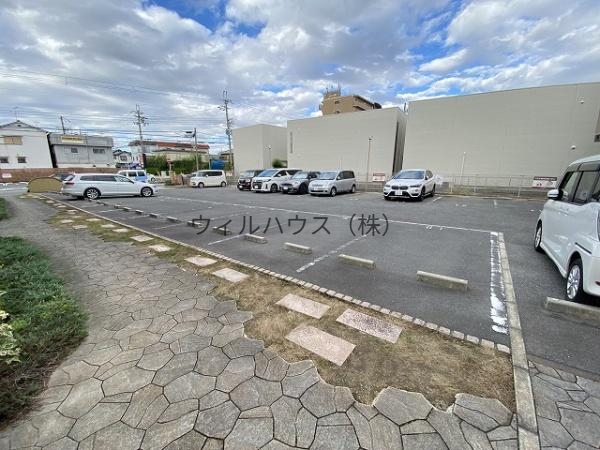 駐車場　敷地内駐車場！