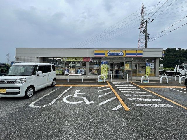 コンビニ　ミニストップ　四街道物井店（コンビニ）まで1131m