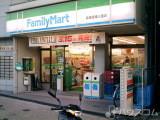 コンビニ　ファミリーマート 東淀川駅前店（コンビニ）まで130m