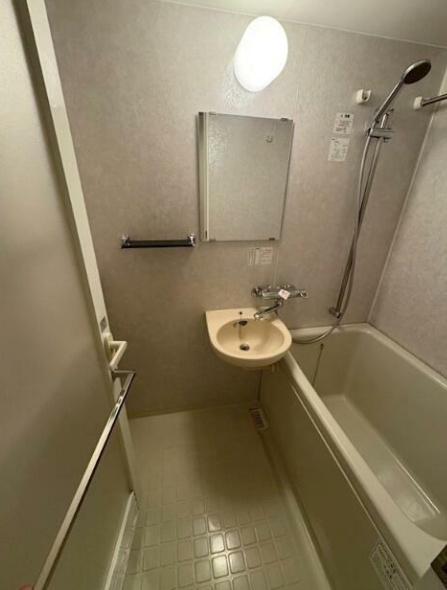 バス・シャワールーム　別部屋の参考写真です。現況有姿