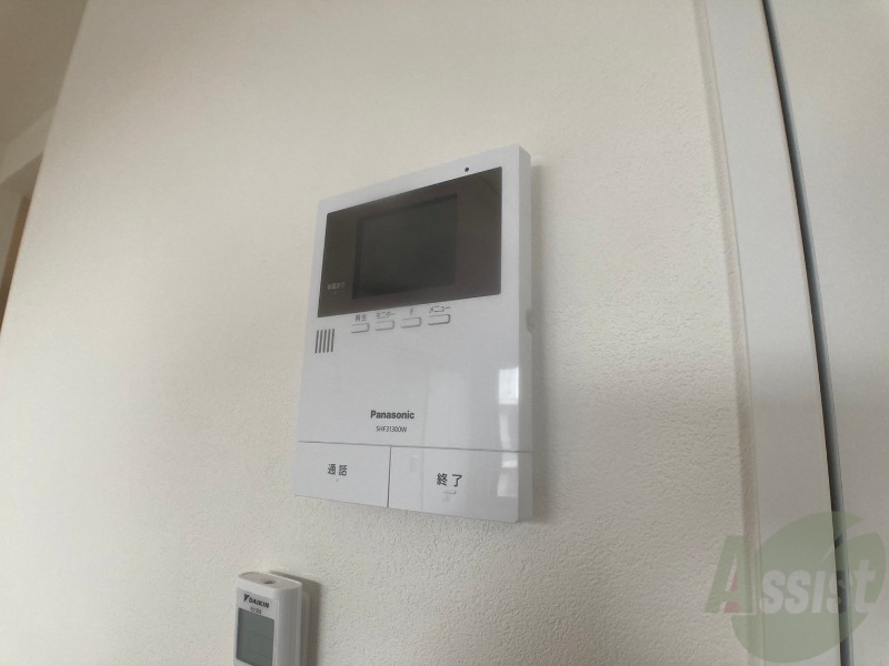セキュリティ　ＴＶモニター付インターホンです。来客者の顔が見えるので安心！