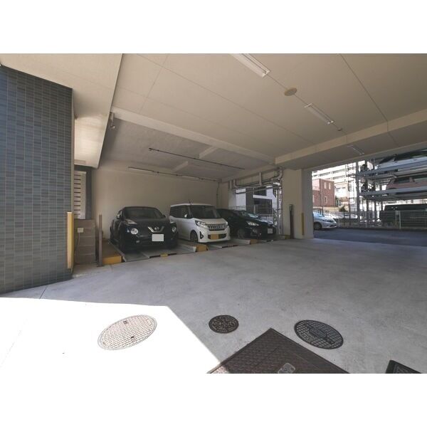 駐車場　敷地内駐車場