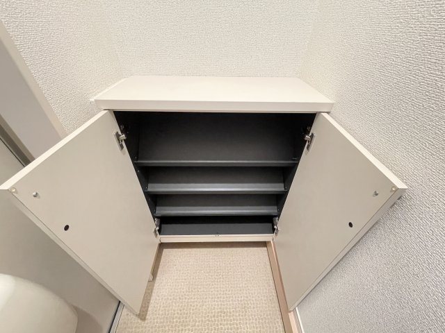 収納　同物件別号室・反転タイプ