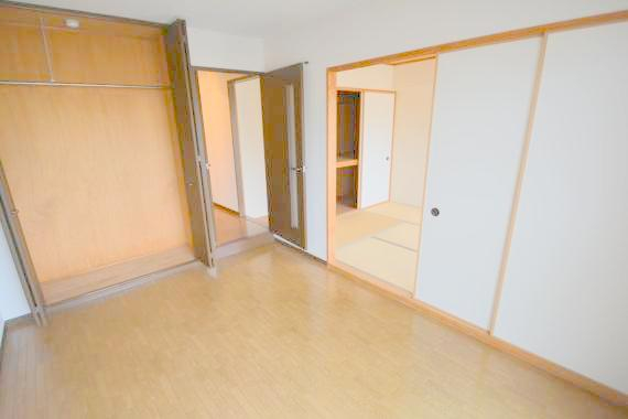 その他部屋・スペース　落ち着いた雰囲気のこのお部屋でゆっくりお休みください。