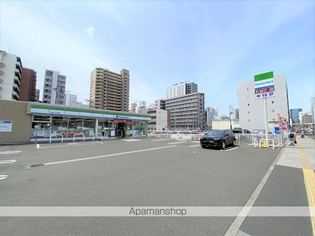 コンビニ　ファミリーマート（コンビニ）まで416m