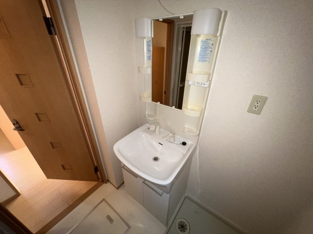 洗面設備　独立洗面台付きでおすすめです