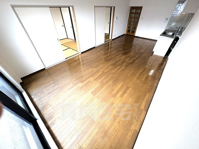 近鉄大阪線 五位堂駅 徒歩20分 3階建 築35年の居間写真