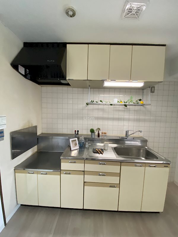 キッチン　※同タイプの他のお部屋です
