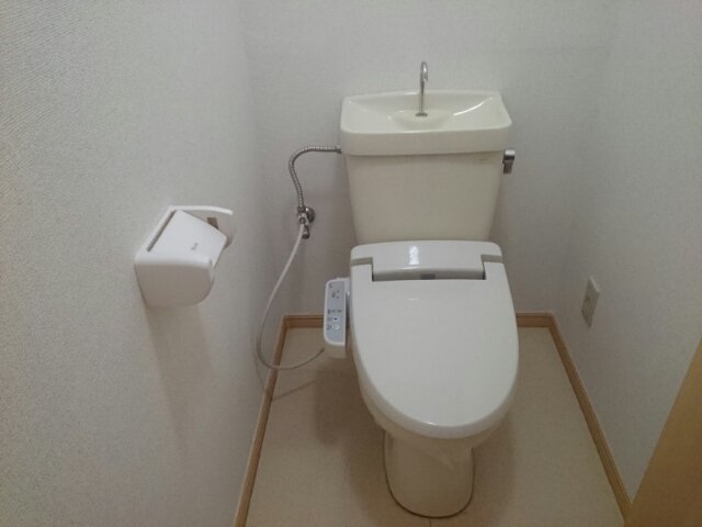 トイレ　落ち着いたトイレです