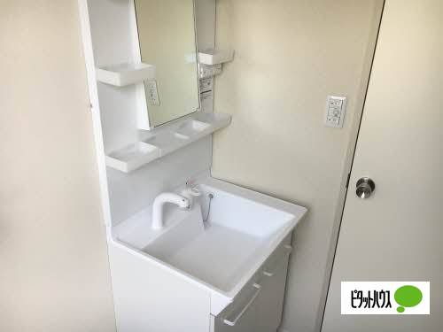 洗面設備　※別のお部屋の写真です。