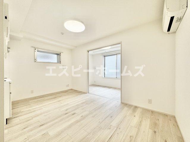 都営新宿線 菊川駅 徒歩8分 5階建 築1年の居間写真