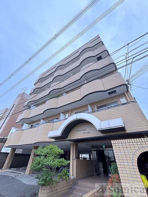 建物外観　便利な立地のファミリーマンションです♪