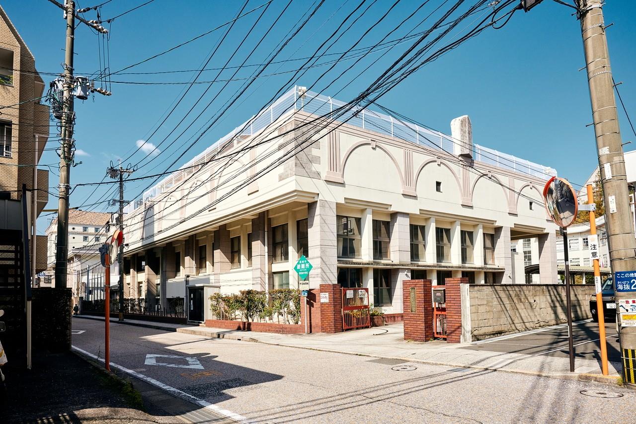 中学校　長崎市立梅香崎中学校（中学校）まで1171m