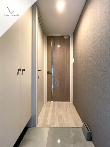 玄関　同物件別室写真