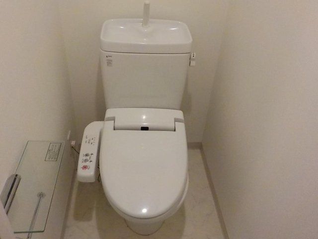 トイレ　（別タイプ参考写真）スパシエエルヴィエントアース板橋タワー