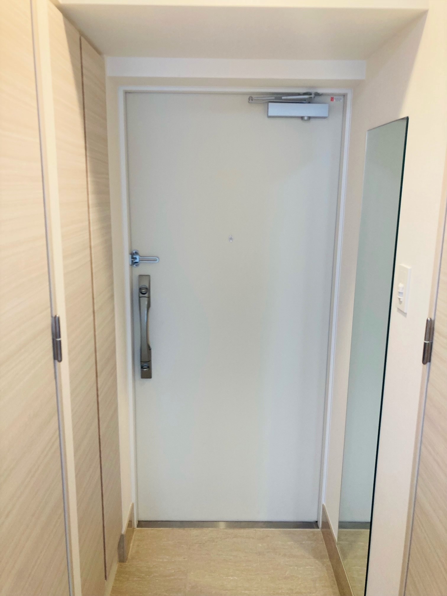 玄関　別部屋同一タイプ