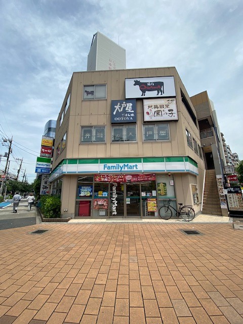 コンビニ　ファミリーマートいすゞ本社前店（コンビニ）まで229m
