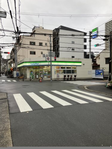 コンビニ　ファミリーマート 天六本庄東店（コンビニ）まで84m