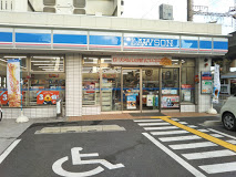 コンビニ　ローソン小阪1丁目店（コンビニ）まで212m