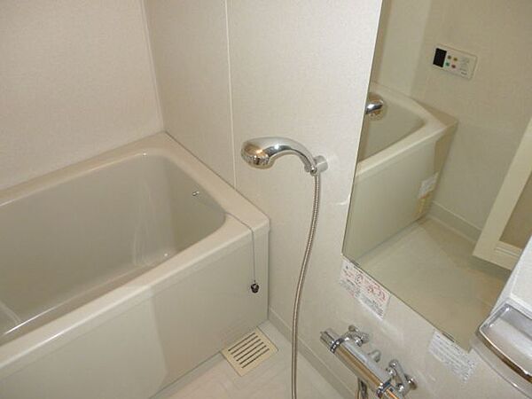 バス・シャワールーム　※別部屋の参考写真です。