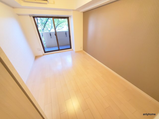 Luxe新大阪SOUTHの居間写真