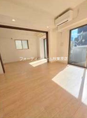 居室・リビング　《見学予約受付中》2012年築・賃貸マンション！