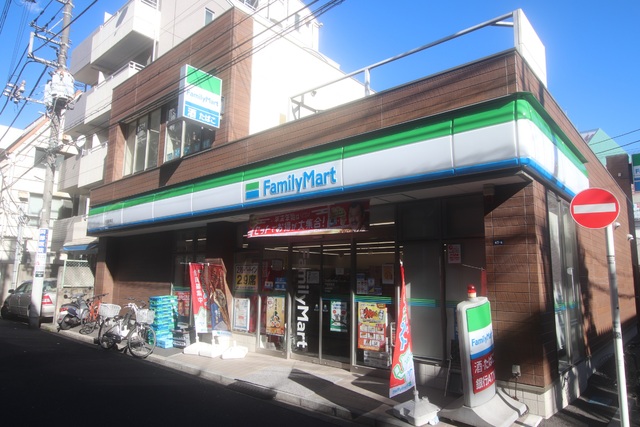 コンビニ　ファミリーマート　戸部駅東店（コンビニ）まで130m