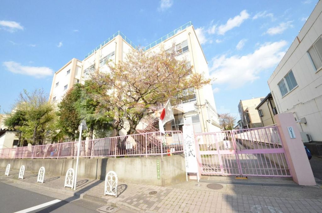 小学校　足立区立梅島第二小学校（小学校）まで550m
