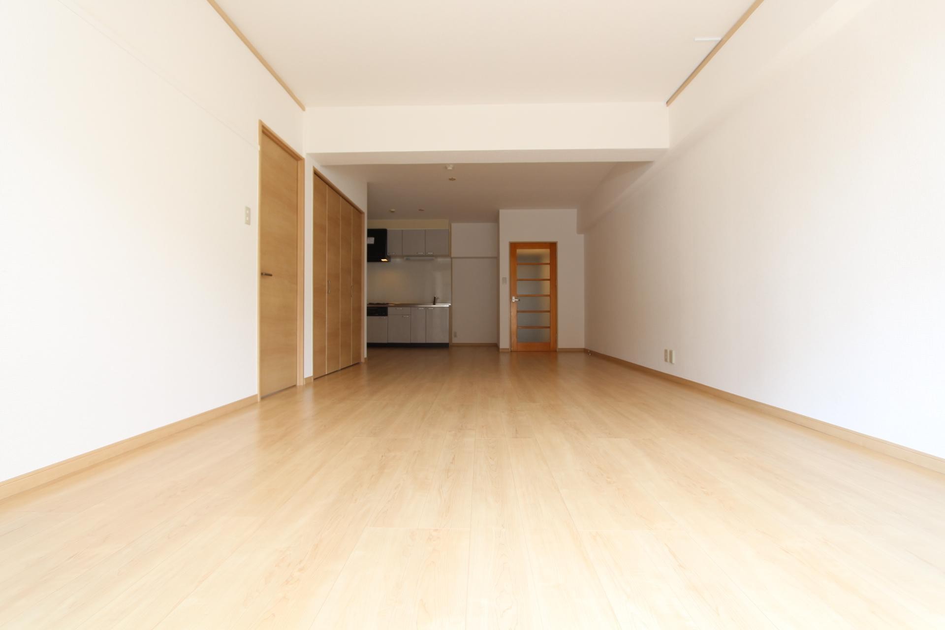 居室・リビング　同タイプ・部屋参考（キッチンパネル色違います）