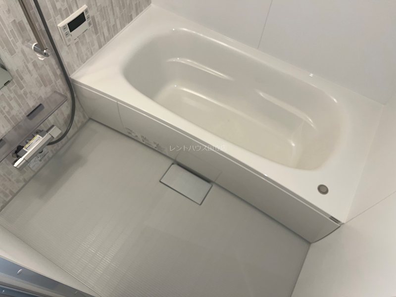 バス・シャワールーム　同物件別部屋参考写真です
