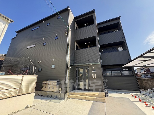 近鉄けいはんな線 吉田駅 徒歩10分 築3年