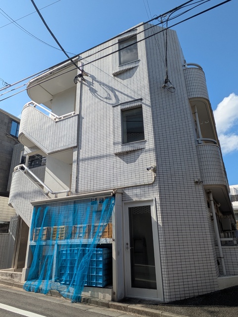建物外観　◆３階建てオートロック付きマンション◆