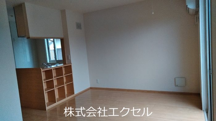 ＪＲ青梅線 河辺駅 徒歩18分 2階建 築15年の居間写真