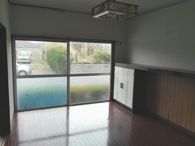 蒲生岡本町貸家の居間写真