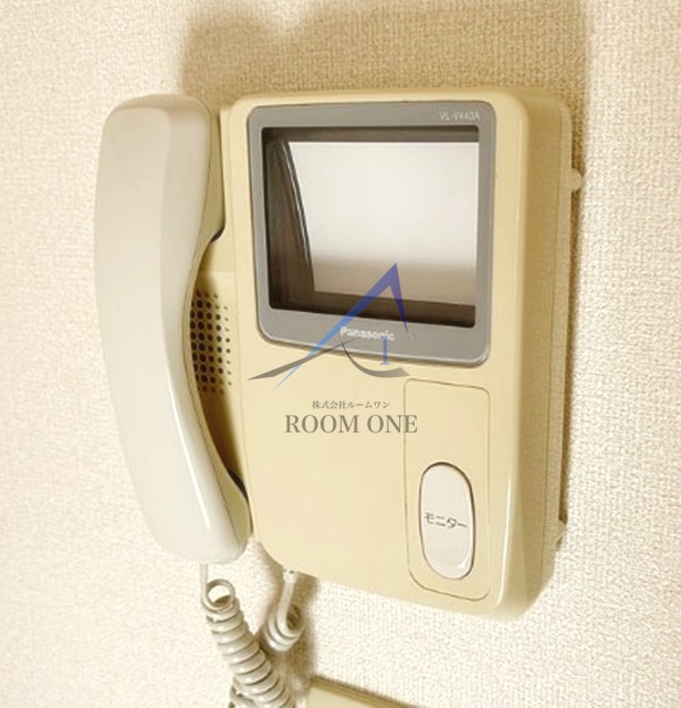 セキュリティ　モニター付きインターホンです。