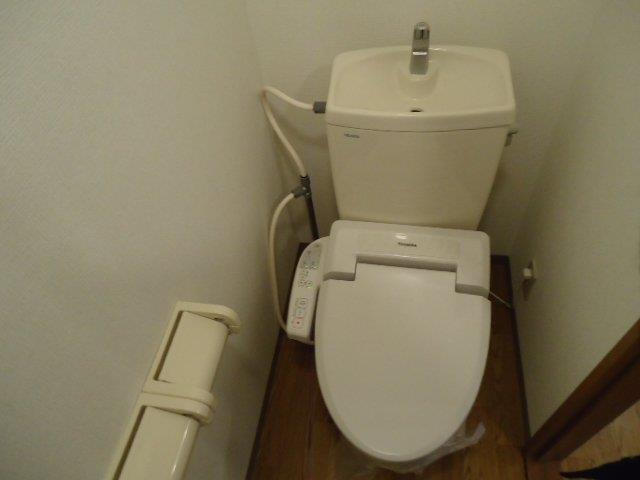 山陽電鉄網干線 西飾磨駅 徒歩9分 2階建 築25年のトイレ写真