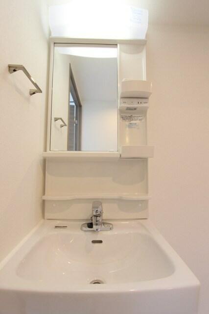 洗面設備　※別タイプのお部屋の写真です。