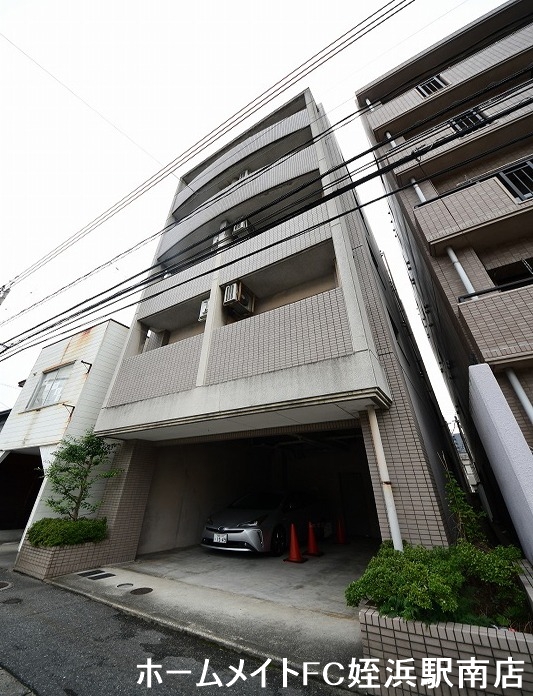 建物外観　★オートロック付きのマンション♪★