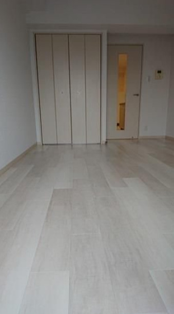 居室・リビング　※別部屋の参考写真です。