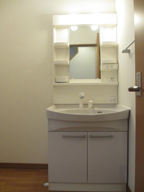 ファイン西荒屋 D棟の内装写真